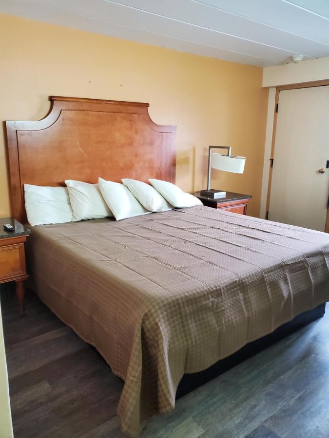 Budget Inn Of 베이 시티 외부 사진
