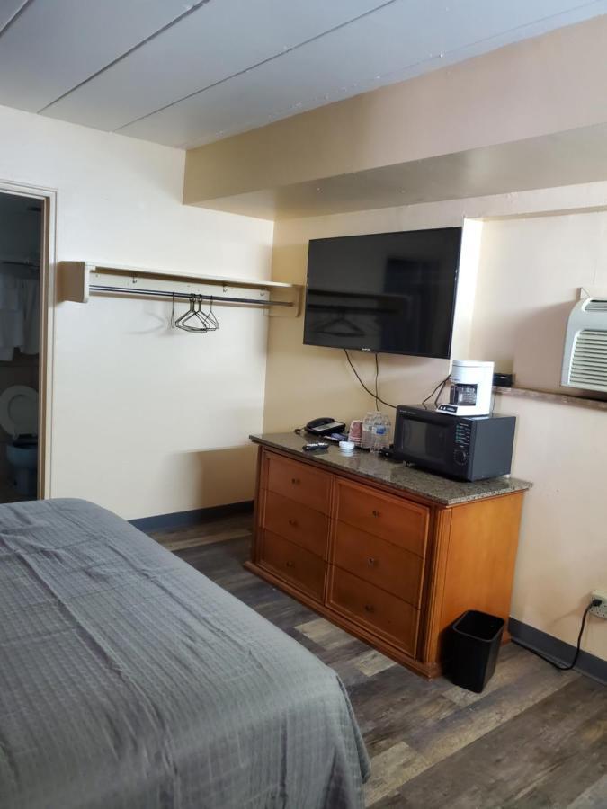 Budget Inn Of 베이 시티 외부 사진