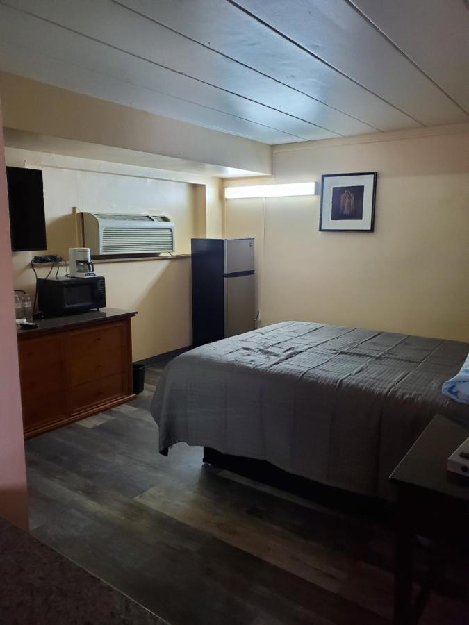 Budget Inn Of 베이 시티 외부 사진