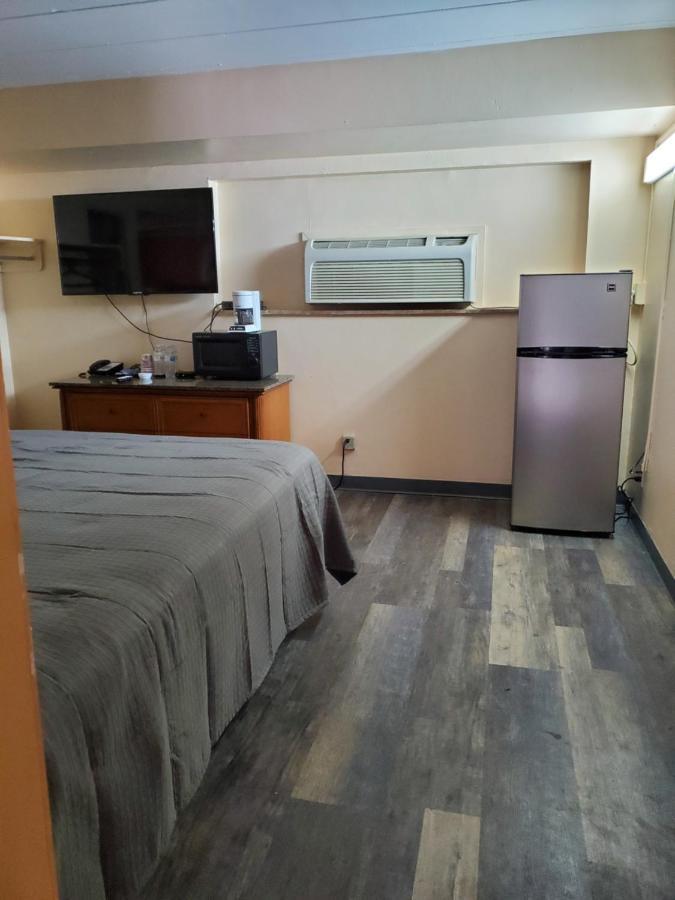 Budget Inn Of 베이 시티 외부 사진