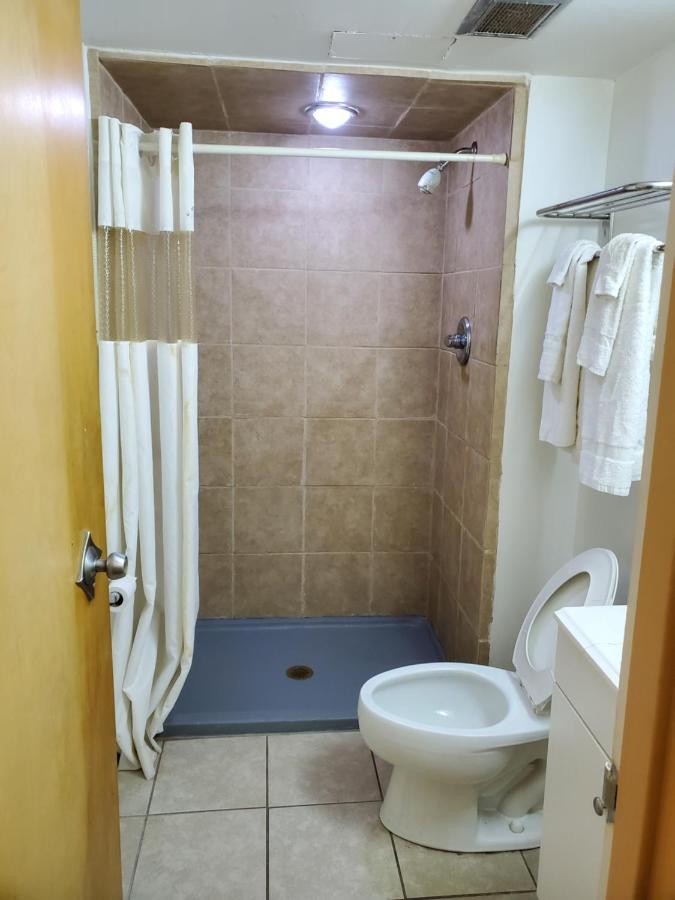 Budget Inn Of 베이 시티 외부 사진