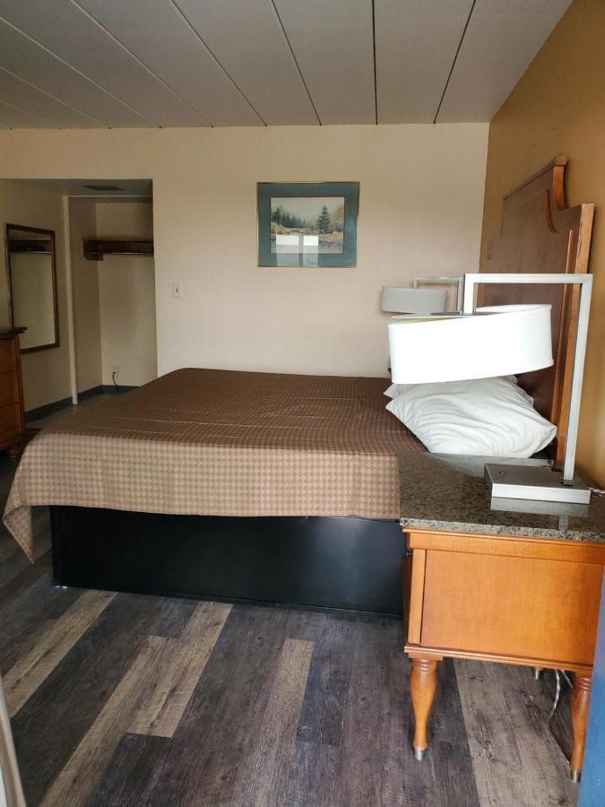 Budget Inn Of 베이 시티 외부 사진