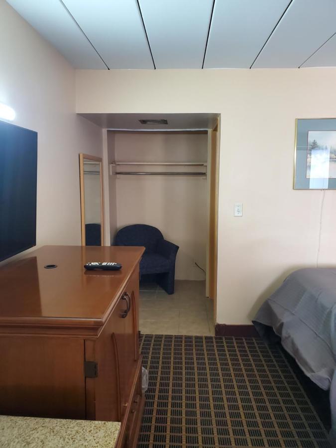 Budget Inn Of 베이 시티 외부 사진