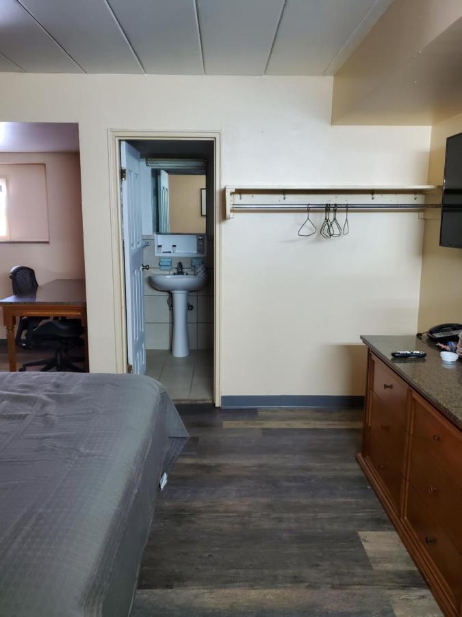 Budget Inn Of 베이 시티 외부 사진